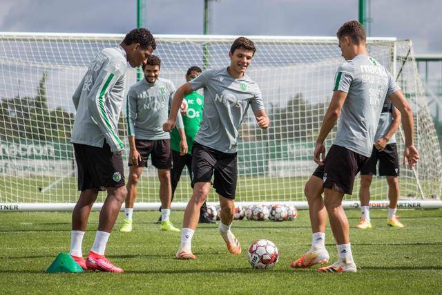 15分！周琦关键罚球率队反超 攻防状态不理想